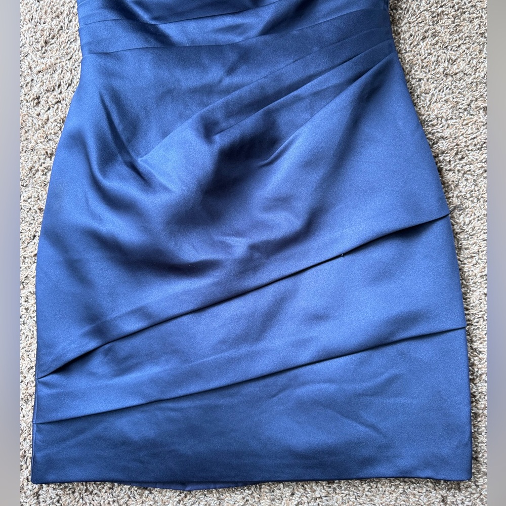 NWT David’s Bridal Short Pleated Satin Strapless Dress Marine Size 8 - Picture 8 of 10